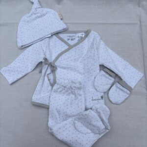 Conjunto "Primera postura"